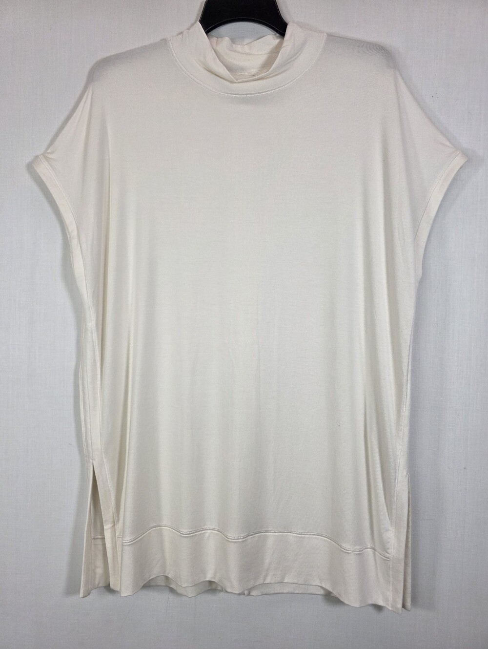 Athleta Weekender Tunic Top Cream White Mock Neck Sleeveless Size Large